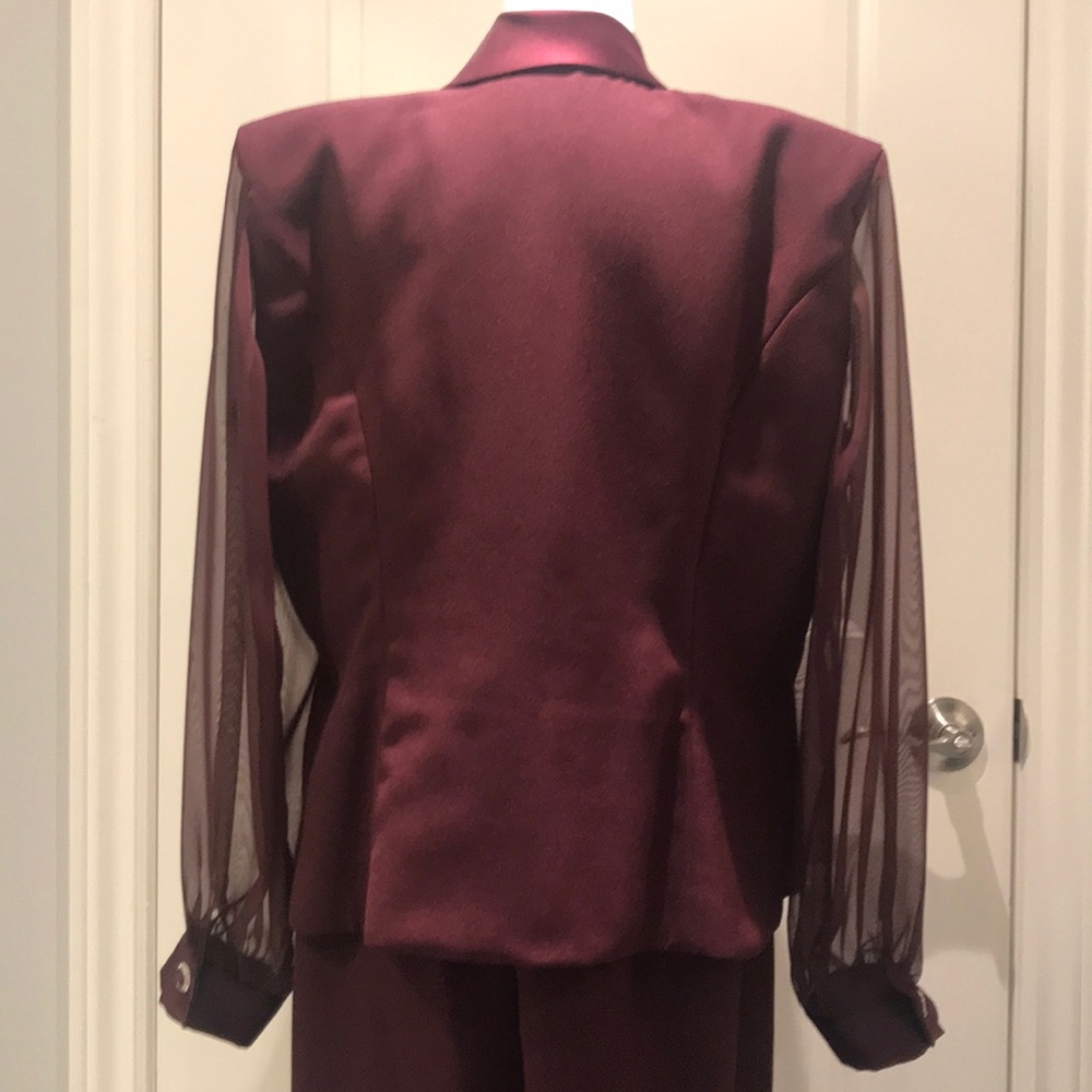 Les Robes Galleria Formal Jacket & Matching Skirt - Picture 12 of 16